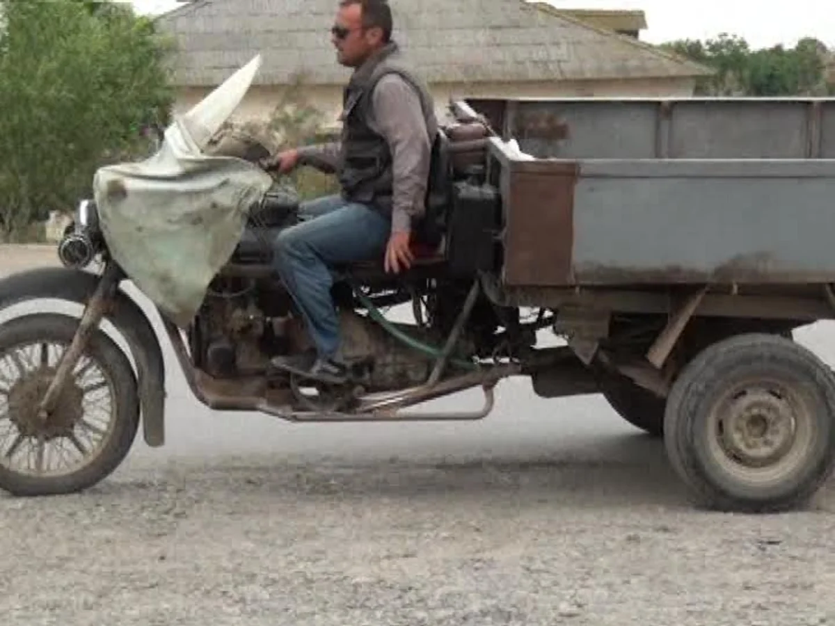 ​Salyan sakini qeyri-adi motosikl düzəldib - FOTO