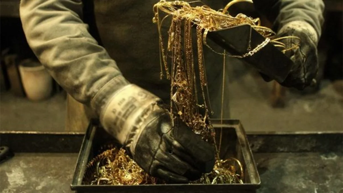 В Бинагади из двух домов одинаковым способом украдено золото на сумму 24 тыс. манатов