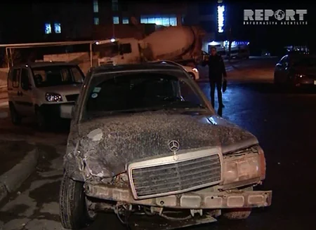 В Баку Мерседес протаранил автомобили, ожидающих зеленого сигнала светофора - ФОТО