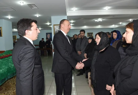 Azərbaycan Prezidenti xalq şairi Zəlimxan Yaqubla vida mərasimində iştirak edib