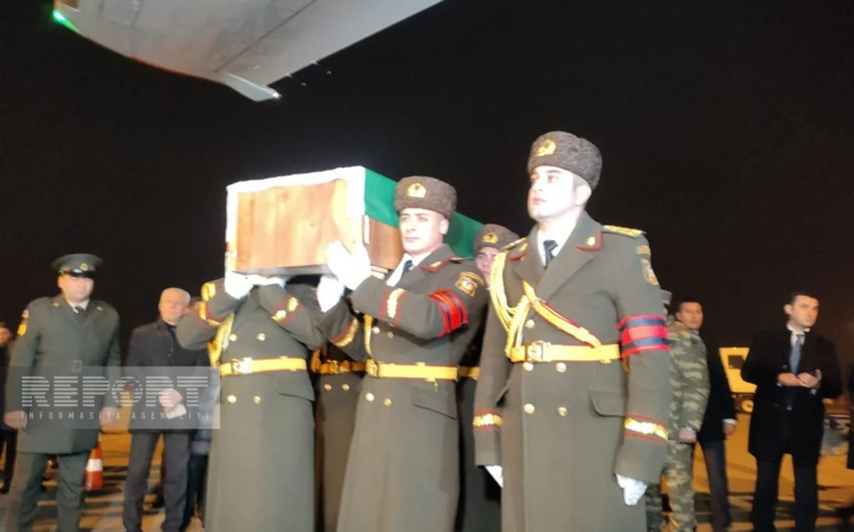 Самолет с телом Орхана Аскерова прибыл из Тегерана в Баку