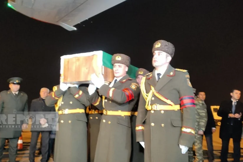 Самолет с телом Орхана Аскерова прибыл из Тегерана в Баку