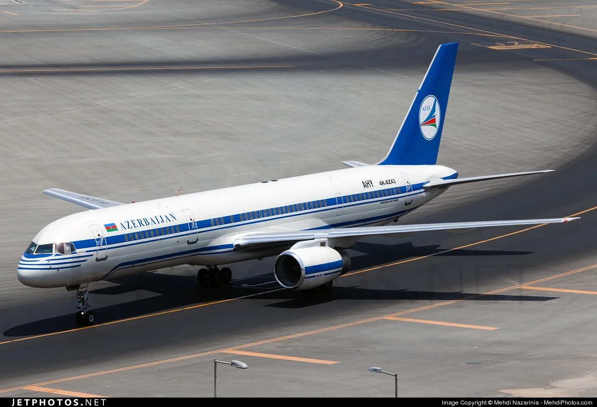 ​Bakı-Naxçıvan marşrutu üzrə uçan təyyarə məcburi eniş edib