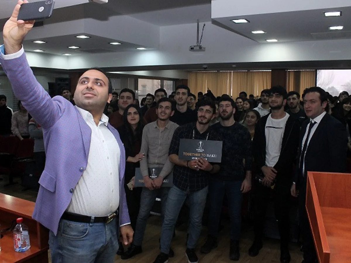 Avropa Liqasının final oyunu ilə əlaqədar daha bir universitetdə tələbələrlə görüş keçirilib