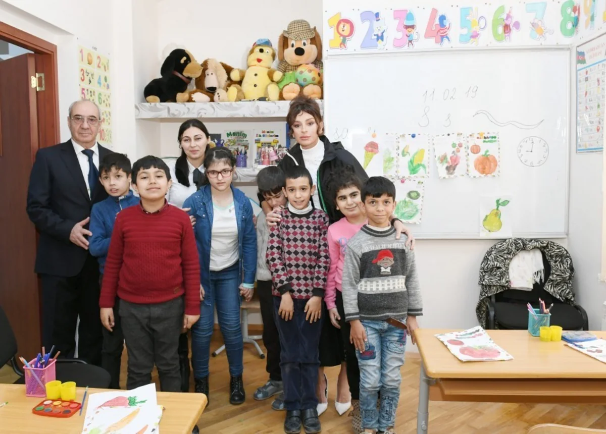 Bakıdakı 268 nömrəli xüsusi məktəbin şagirdlərinə Heydər Əliyev Fondunun hədiyyələri təqdim edilib
