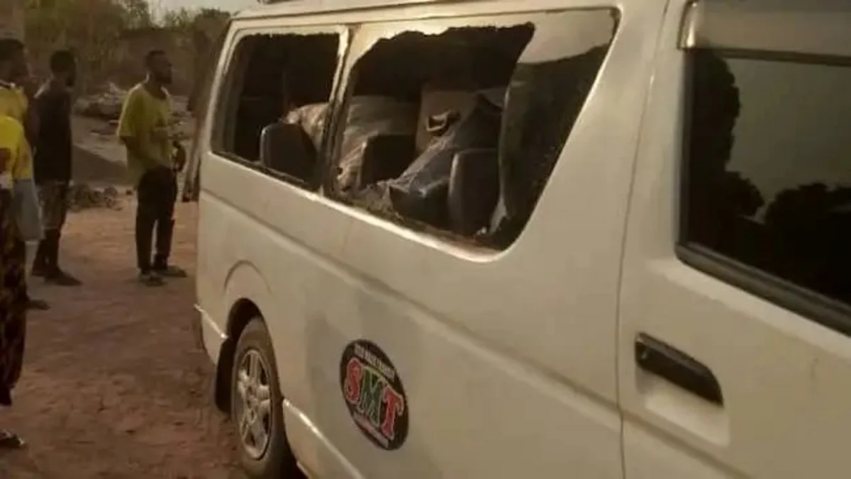 Gunmen attack bus in Nigeria, 15 passengers missing