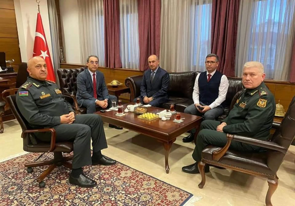 Müdafiə nazirinin müavini Türkiyənin Naxçıvandakı Baş konsulluğunda olub, başsağlığı verib