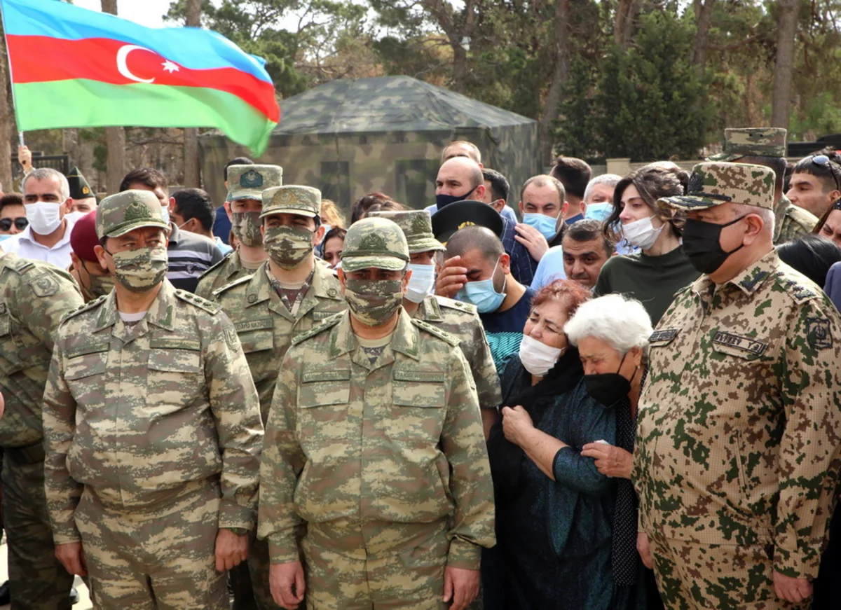 Zakir Həsənov şəhid generalla vida mərasimində iştirak edib