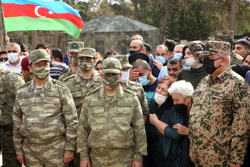 Zakir Həsənov şəhid generalla vida mərasimində iştirak edib