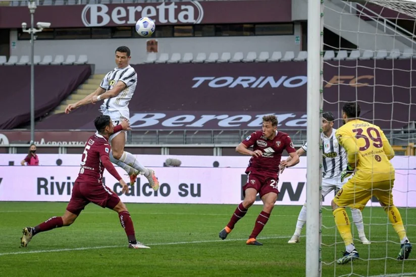 Yuventus derbidə xal itirdi