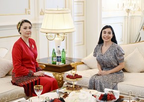 Leyla Əliyeva Türkmənistan Xalq Məsləhəti sədrinin qızı Oquldjaxan Atabayeva ilə görüşüb