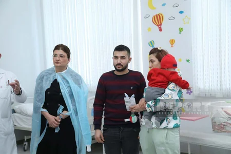 Türkiyədə zəlzələdə xəsarət alan 10 uşaq və 12 böyük müalicə üçün Azərbaycana gətirilib - YENİLƏNİB