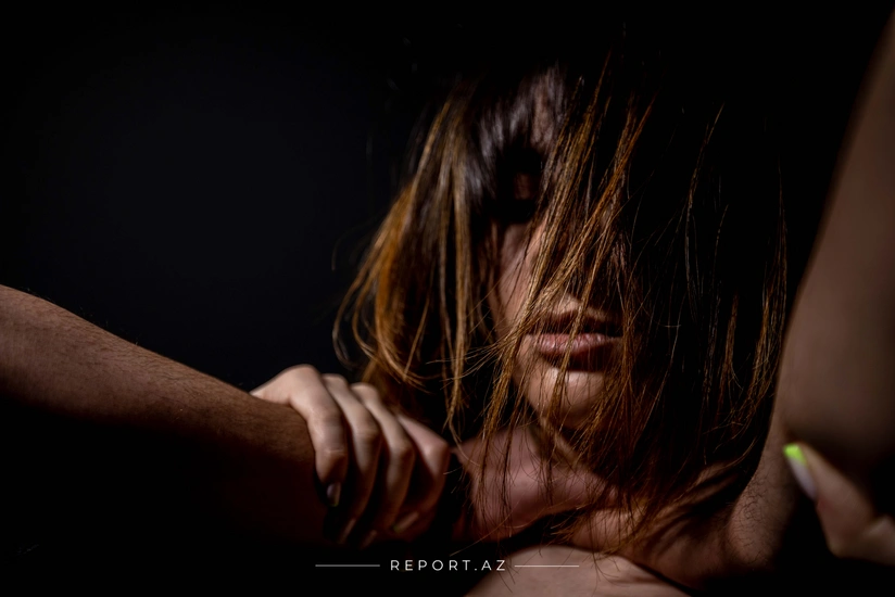 Sumqayıtda qadını qətlə yetirməkdə təqsirləndirilən şəxsin məhkəməsi başlayır