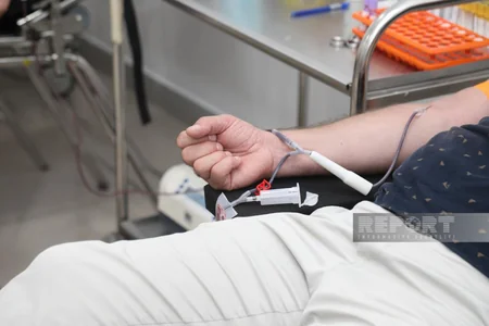 Allahşükür Paşazadə qan verib