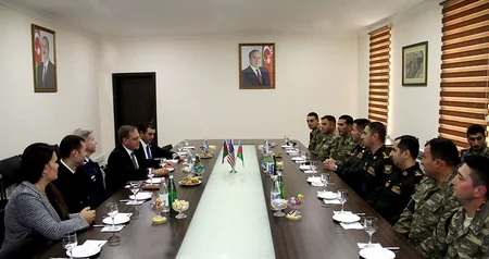 ABŞ səfiri Azərbaycan hərbçiləri ilə görüşüb