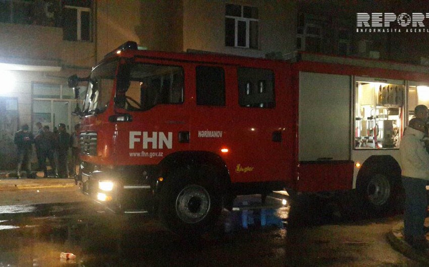 Bakıda yaşayış binasında yanğın olub, sakinlər təxliyyə edilib