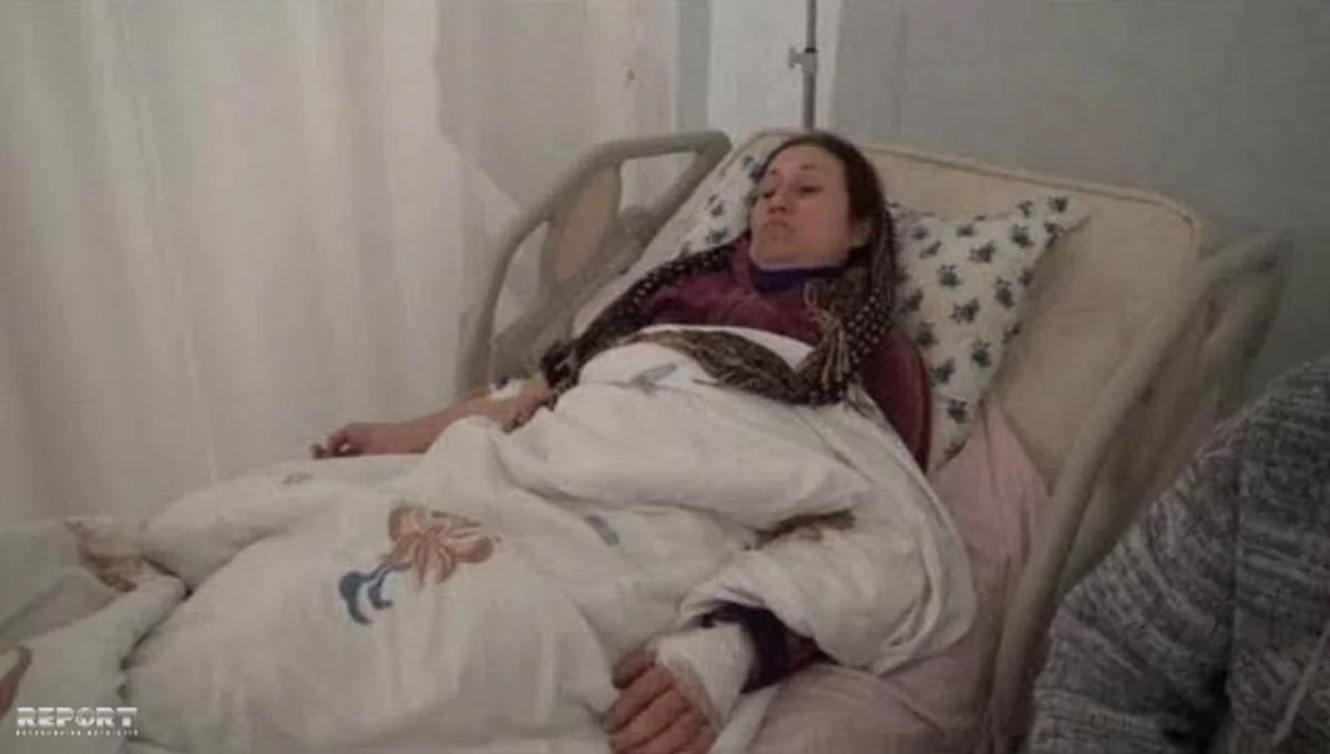 Cəlilabad rayonunda qadını ilan sancıb - FOTO