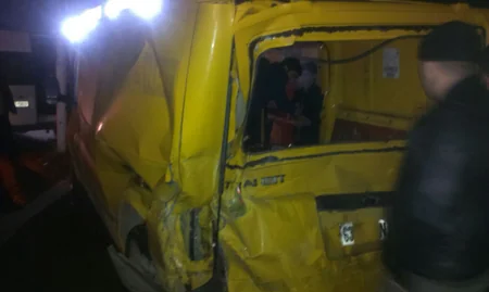 ​Lənkəranda minik maşını ilə mikroavtobus toqquşub: 1 ölü, 1 yaralı - VİDEO - YENİLƏNİB