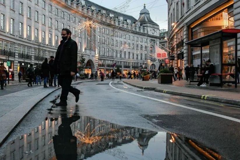 В Британии понизили уровень угрозы от COVID-19