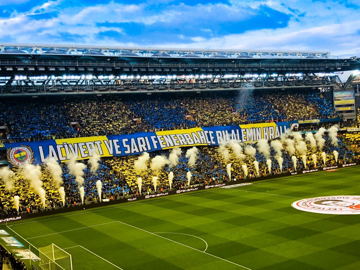 Türkiyə futbolunda azarkeşlərlə bağlı məhdudiyyət aradan qaldırılır