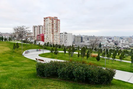 Prezident İlham Əliyev Bakıda Mərkəzi Parkın ikinci hissəsinin açılışında iştirak edib - YENİLƏNİB