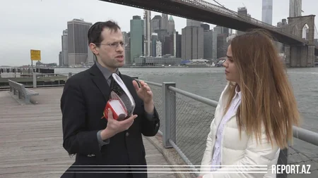 Young American learns Azerbaijani language