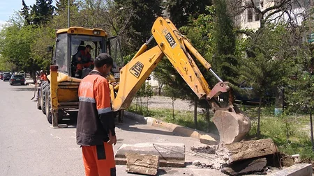 Bakıda daha bir yolun təmirinə başlanıb