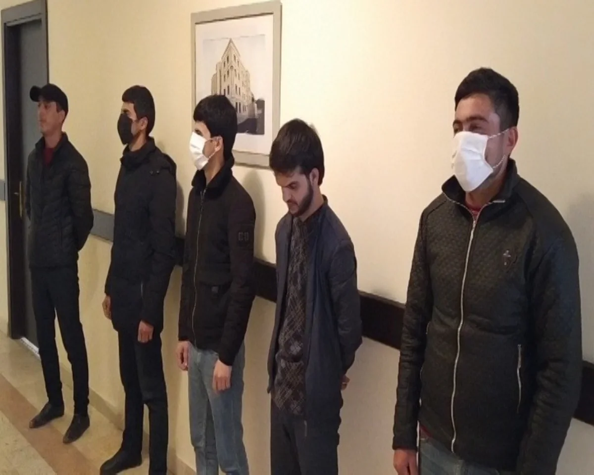Karantin qaydalarını pozaraq domino oynayan 5 nəfər cərimələnib