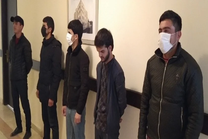 Karantin qaydalarını pozaraq domino oynayan 5 nəfər cərimələnib
