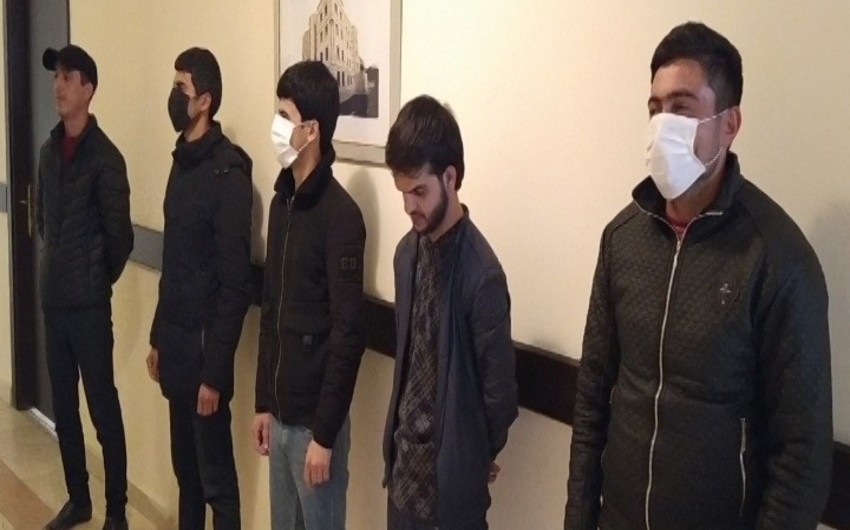 Karantin qaydalarını pozaraq domino oynayan 5 nəfər cərimələnib
