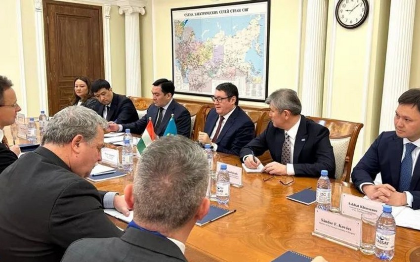 Qazaxıstan və Macarıstan neftin sınaq nəqlinə dair razılığa gəlib