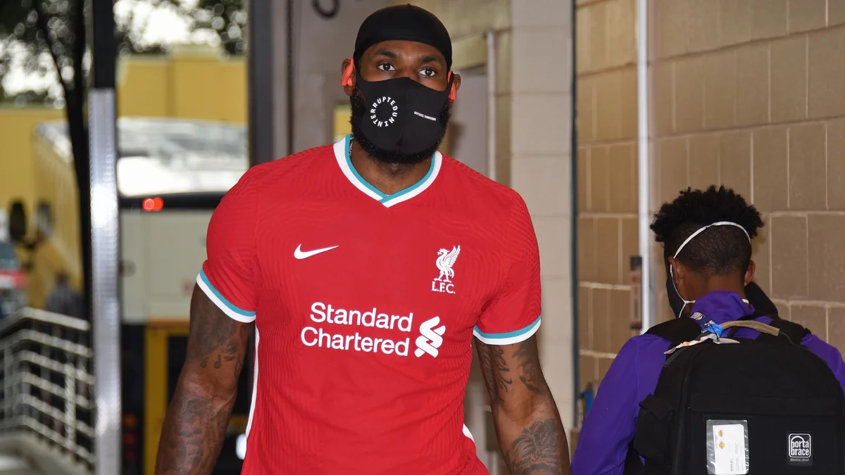 Məşhur basketbolçu Liverpulun sahibi ilə anlaşdı