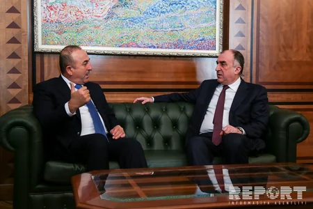 Bakıda Elmar Məmmədyarovla Türkiyə XİN başçısı arasında görüş başlayıb