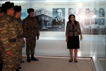 Silahlı Qüvvələrdə ümummilli lider Heydər Əliyevin xatirəsi yad edilib