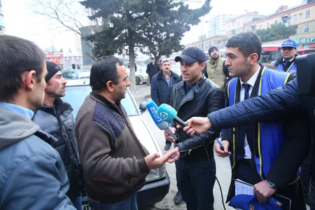 Bakıda Fərqlənmə nişanı almaq istəməyən taksi sürücüləri ilə görüş keçirilib