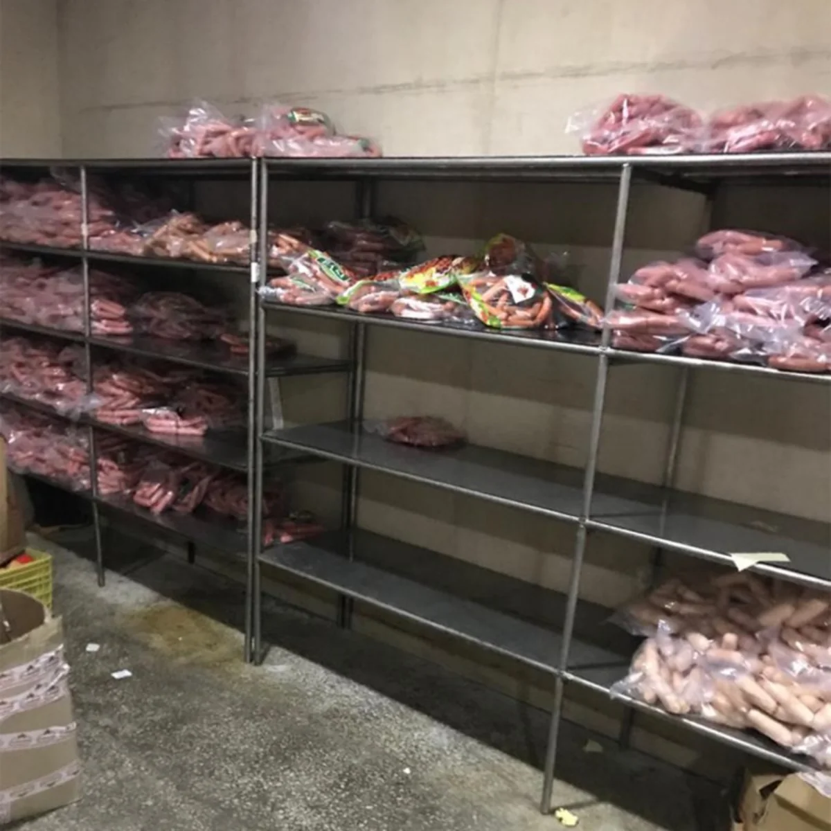 Abşeronda kolbasa və sosiska sexinin fəaliyyəti dayandırılıb