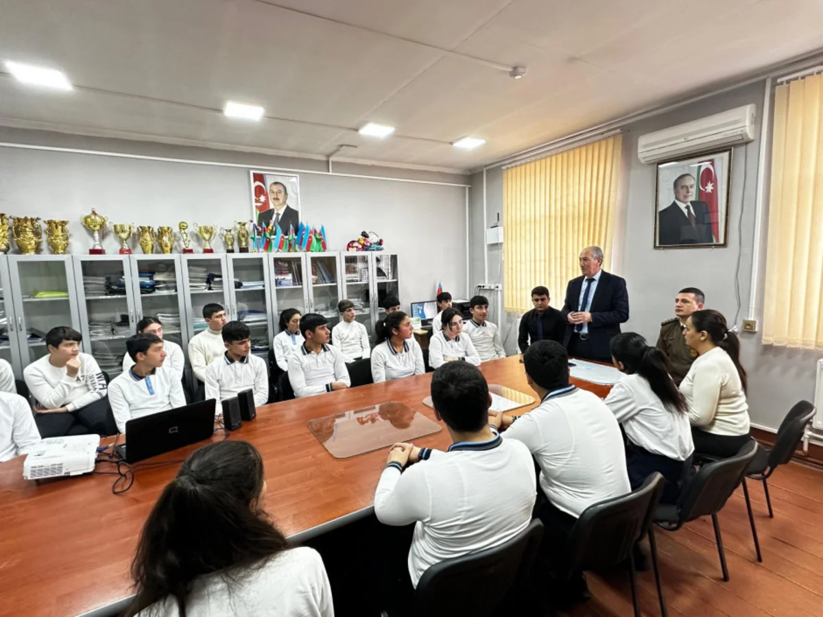 FHN təbii və texnogen xarakterli fövqəladə hadisələrlə bağlı məktəblərdə tədbirlər keçirib