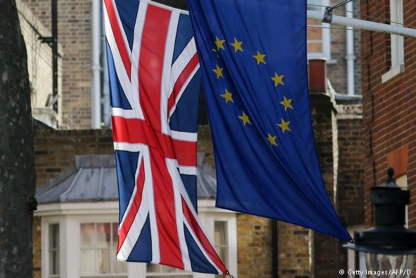 EU leaders adopt Brexit guidelines at summit