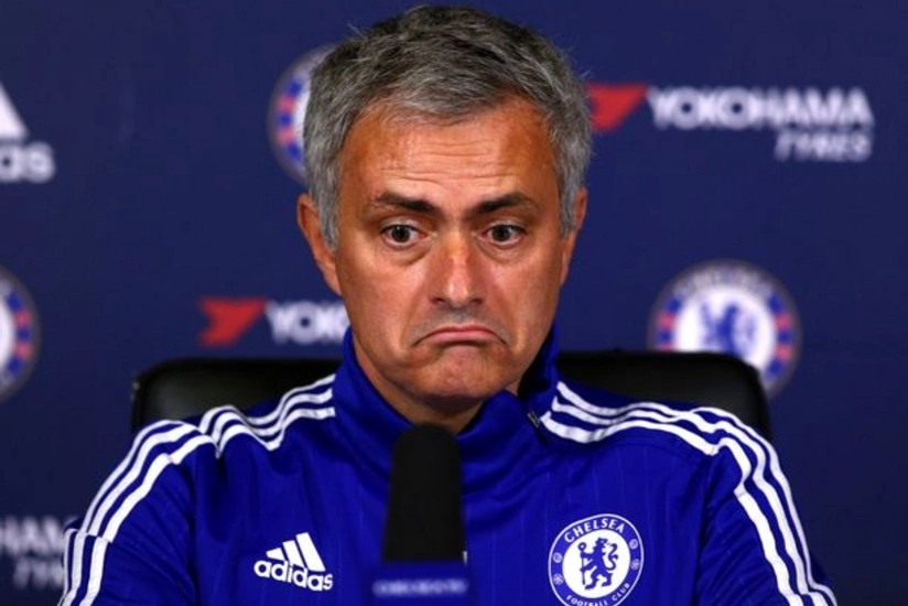 Жозе Моуринью уволен из Челси