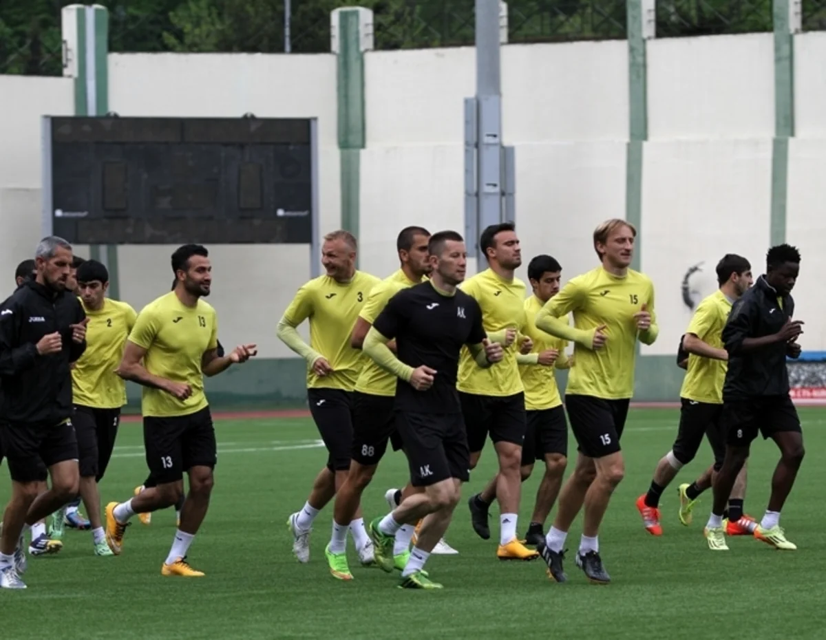 ​Simurq klubu daha 4 futbolçu ilə yollarını ayırıb