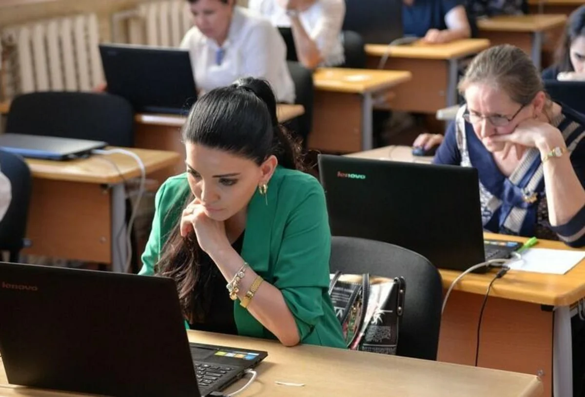 Müddətli müqavilə ilə müəllim işləmək istəyənlərin vakansiya seçiminə başlanılıb