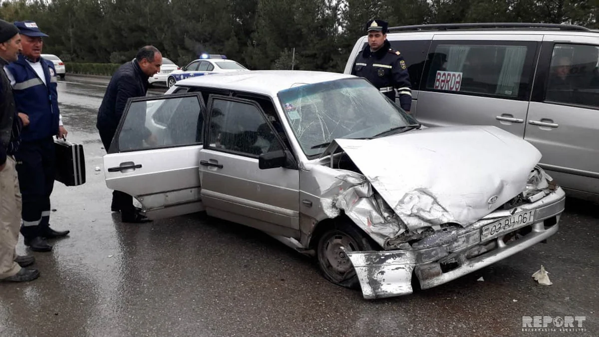 Kürdəmirdə yol qəzası olub, qadın sərnişin xəsarət alıb - FOTO - VİDEO - YENİLƏNİB