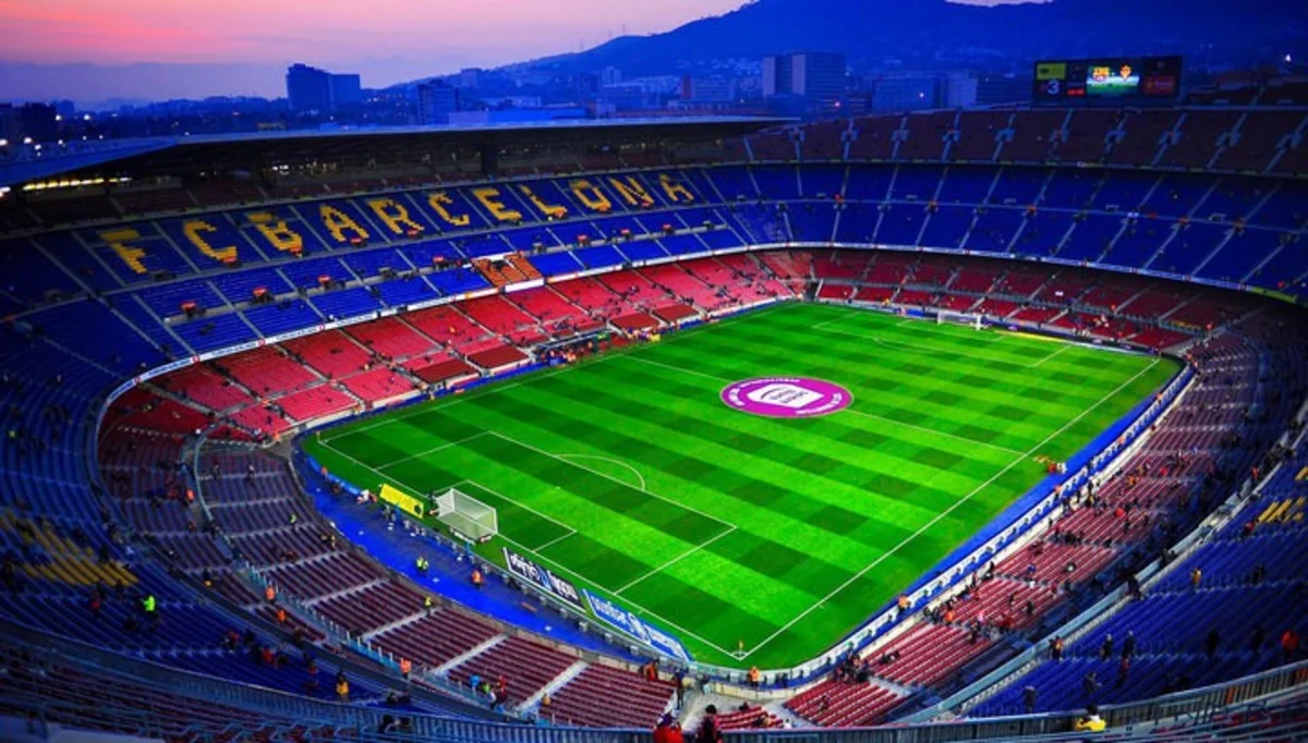 Barselona Nou Kamp stadionunun ad hüququnu satır