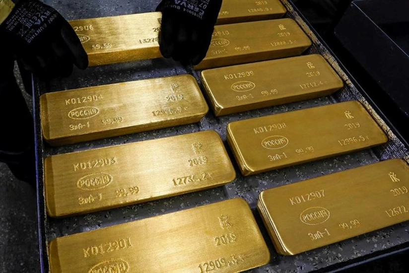 Global gold prices fall by over 8%
