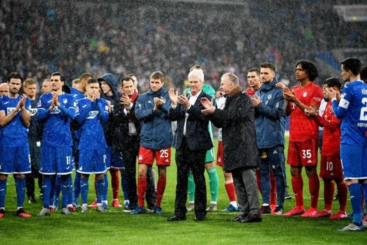 Hoffenhaym və Bavariyanın futbolçuları təhqirə qarşı birləşdi - VİDEO - FOTO