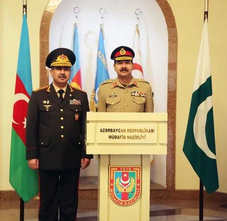 Müdafiə naziri Pakistanın Birləşmiş Qərargah rəisləri Komitəsinin sədri ilə görüşüb