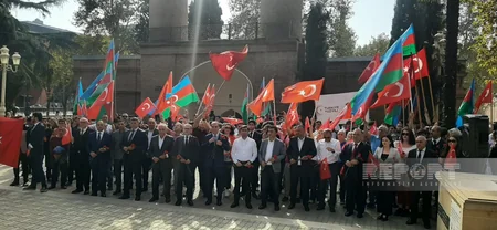 Gəncədə Türkiyə Cümhuriyyətinin yaranmasının 100-cü ildönümü münasibətilə yürüş keçirilir