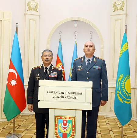 Azerbaijan, Kazakhstan mull prospects for development of military cooperation