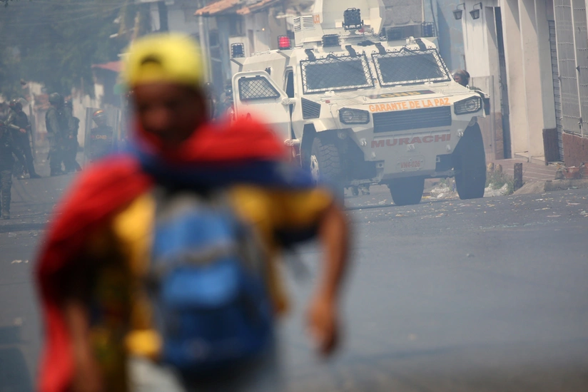 Protesters try to seize parliament building in Colombia