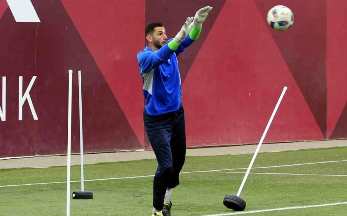 Millimizin qapıçısı növbəti matçda oynaya biləcək
